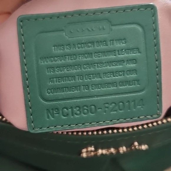 Coach Green Leather Women's Shoulder Bag Purse - Picture 6 of 7